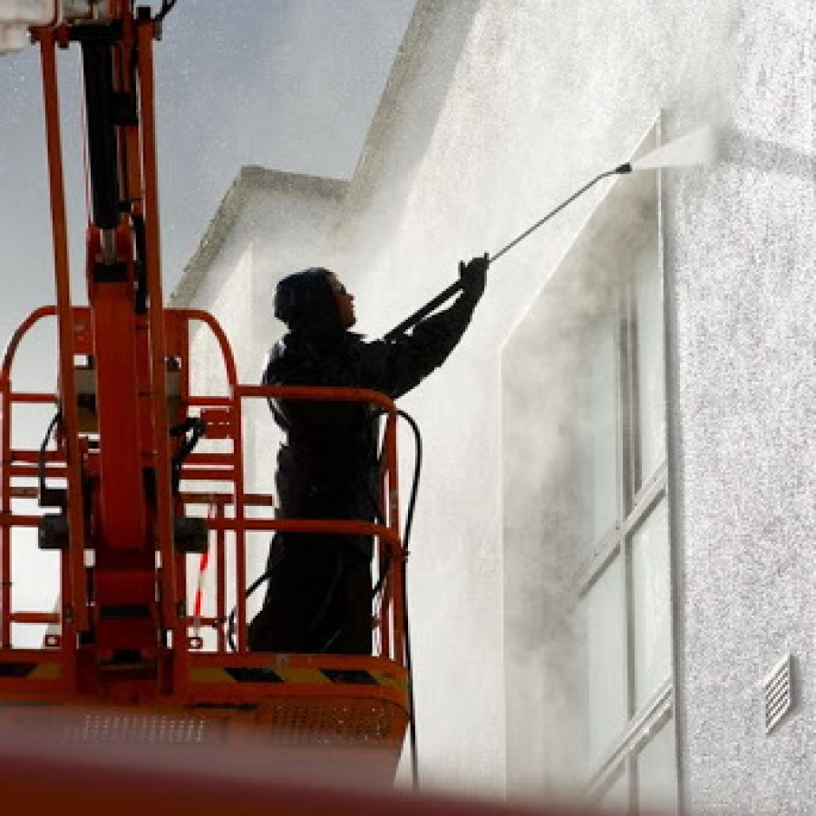 Limpieza de fachadas de edificios en Vitacura